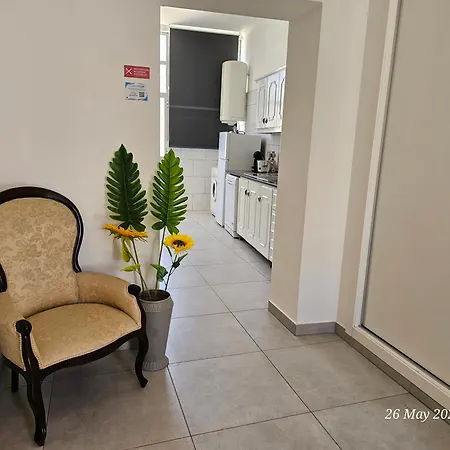 Blife Montya House - Private Faro